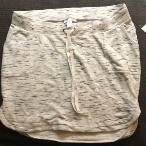 Motherhood Maternity heathered cream skirt